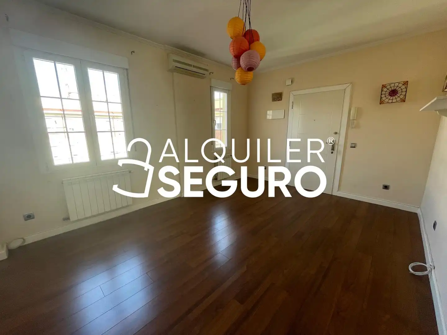 Flat for rent in Madrid  with Air Conditioner, Heating and Furnished