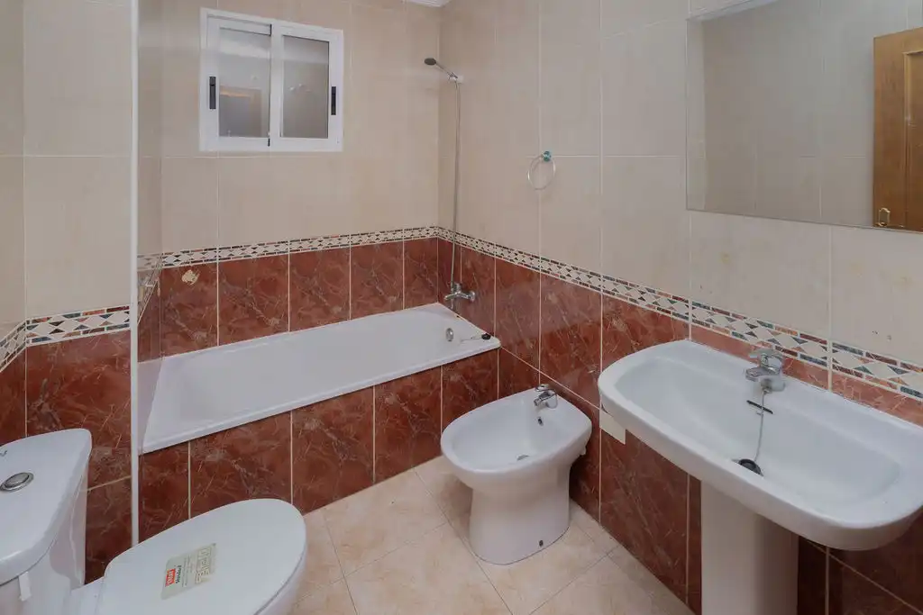 Baño de Piso en venta en Torrevieja con Piscina