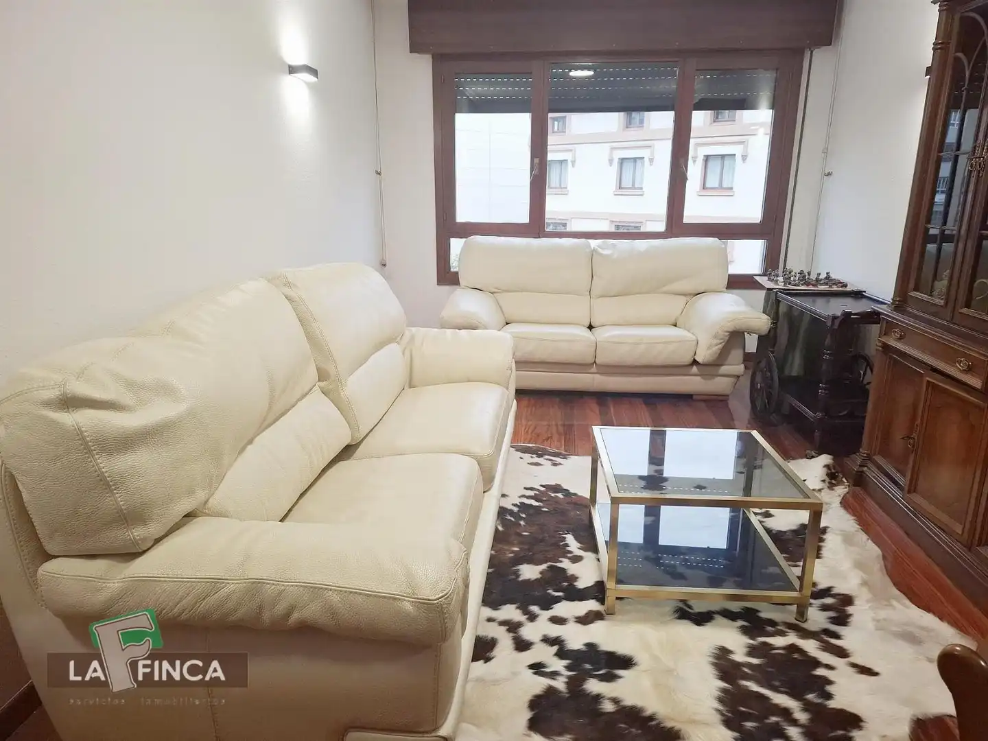 Sala de estar de Apartamento de alquiler en Oviedo  con Calefacción, Parquet y Terraza