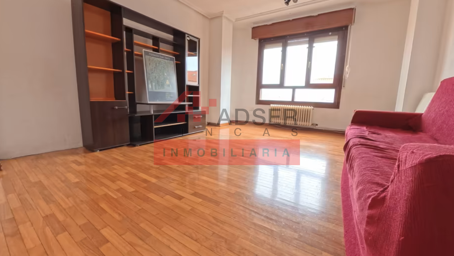 Sala de estar de Piso en venta en  Logroño con Calefacción, Parquet y Trastero