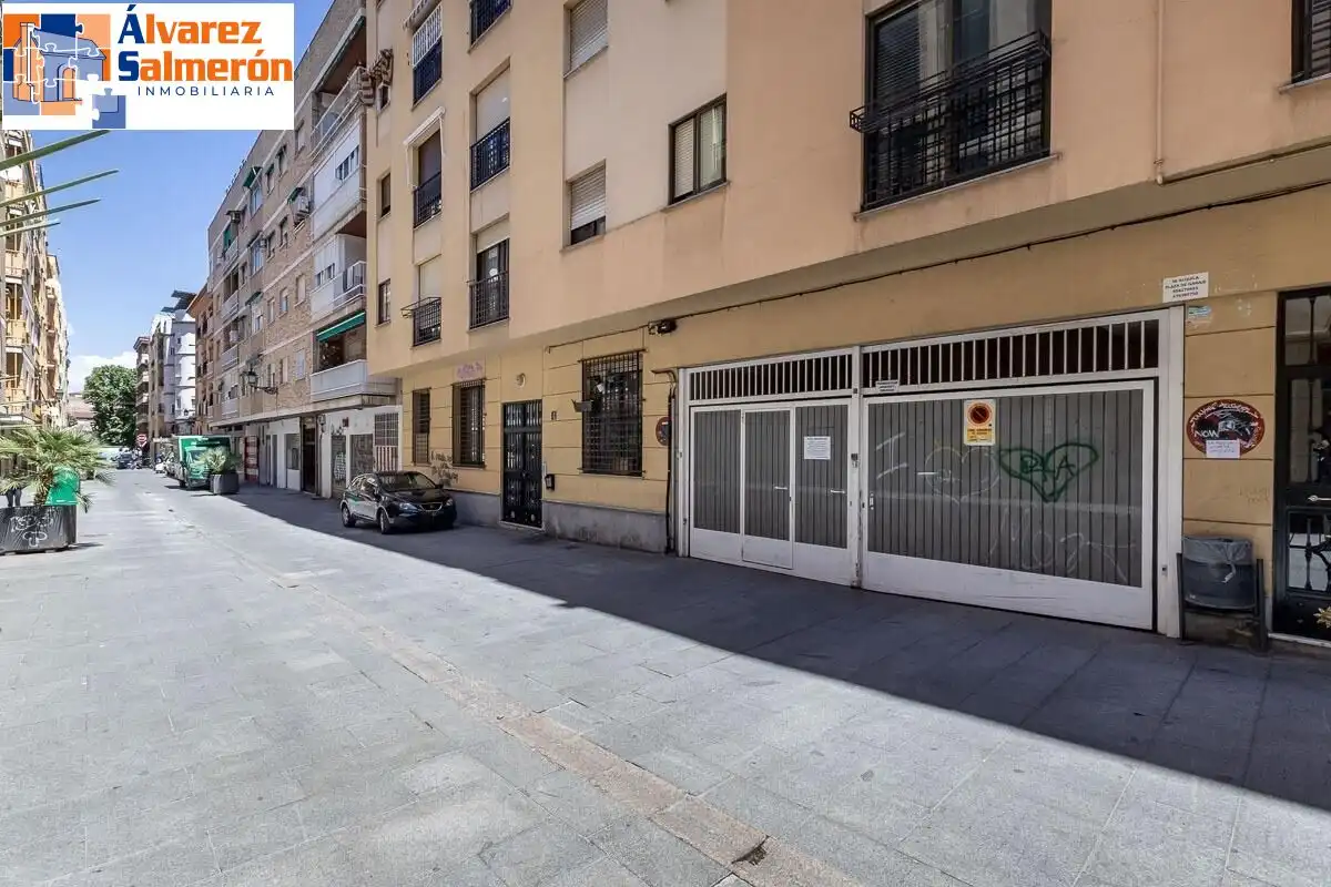 Exterior view of Flat for sale in Granada  with Terrace and Balcony