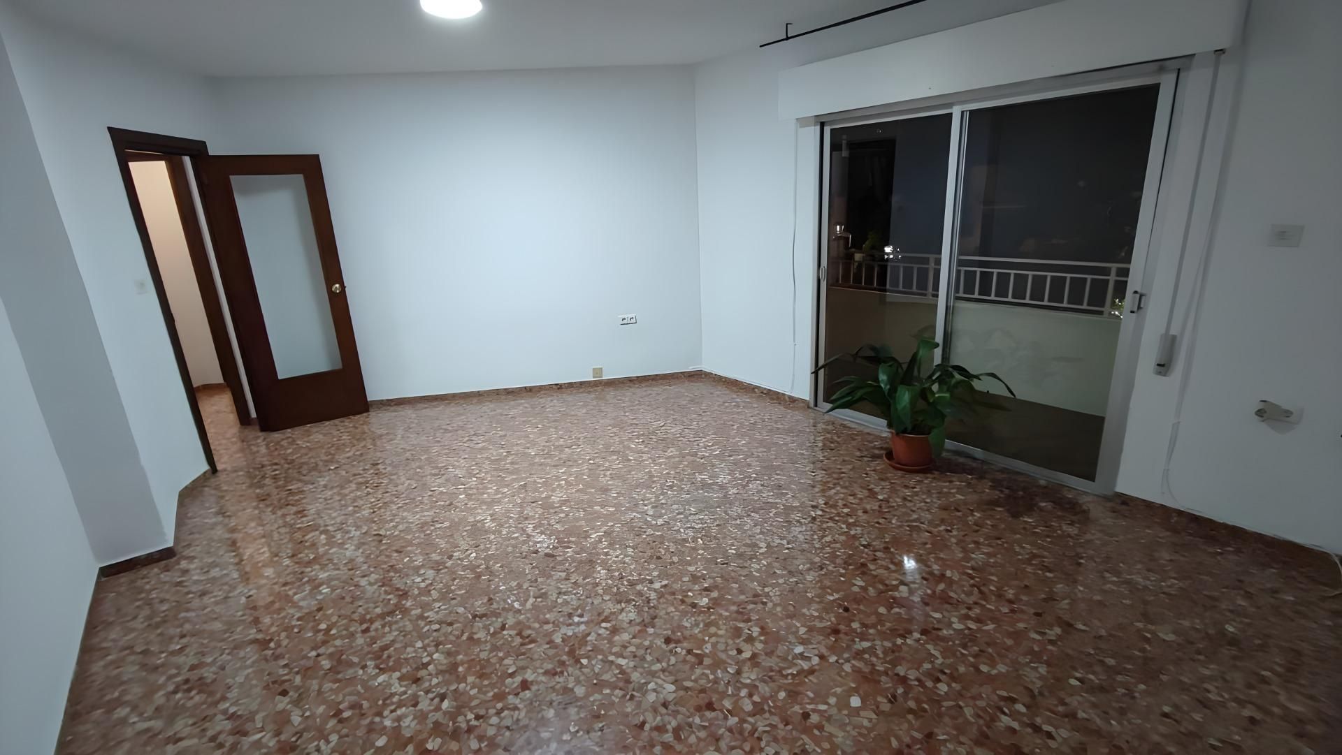 Piso de alquiler en Maracena con Calefacción, Terraza y Balcón