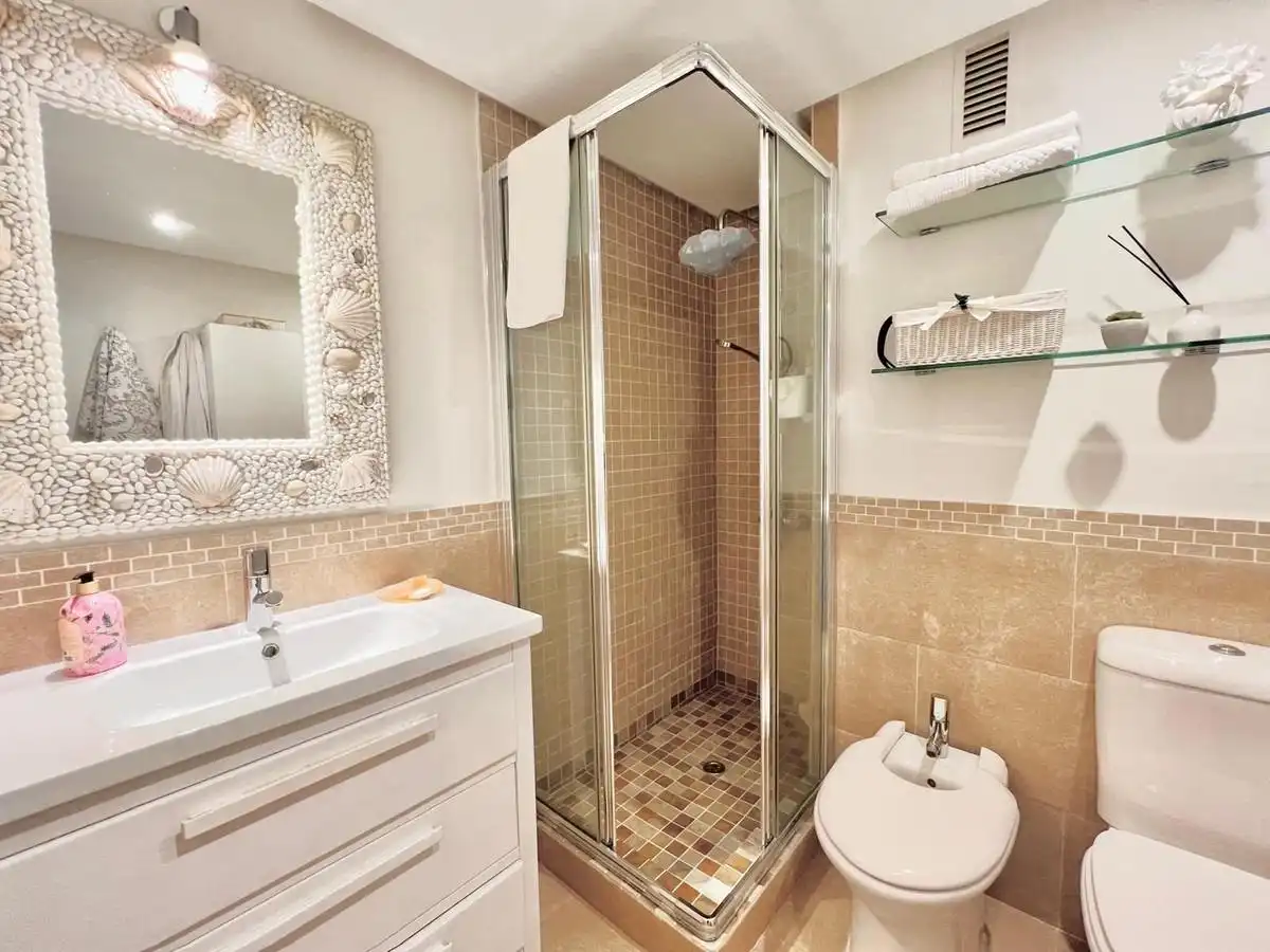 Baño de Apartamento en venta en Marbella con Terraza