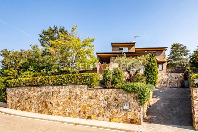 Casa-chalet en Venta en Torrelles de Llobregat