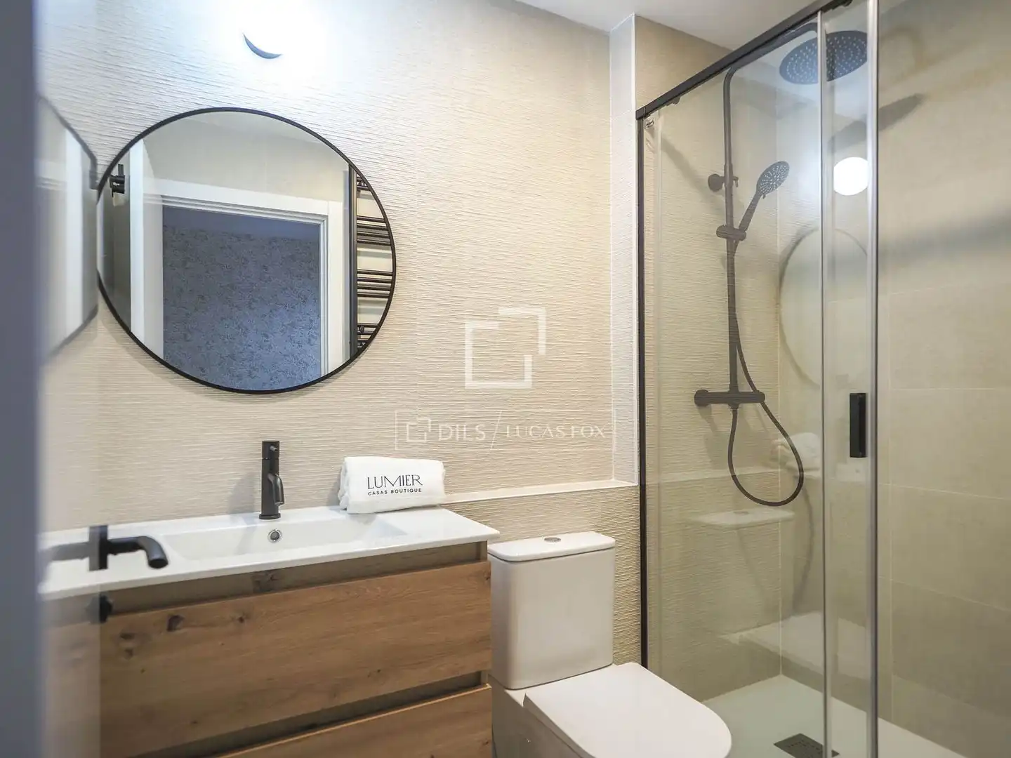 Badezimmer von Wohnung zum Verkauf in Madrid mit Klimaanlage, Möbliert und Balkon