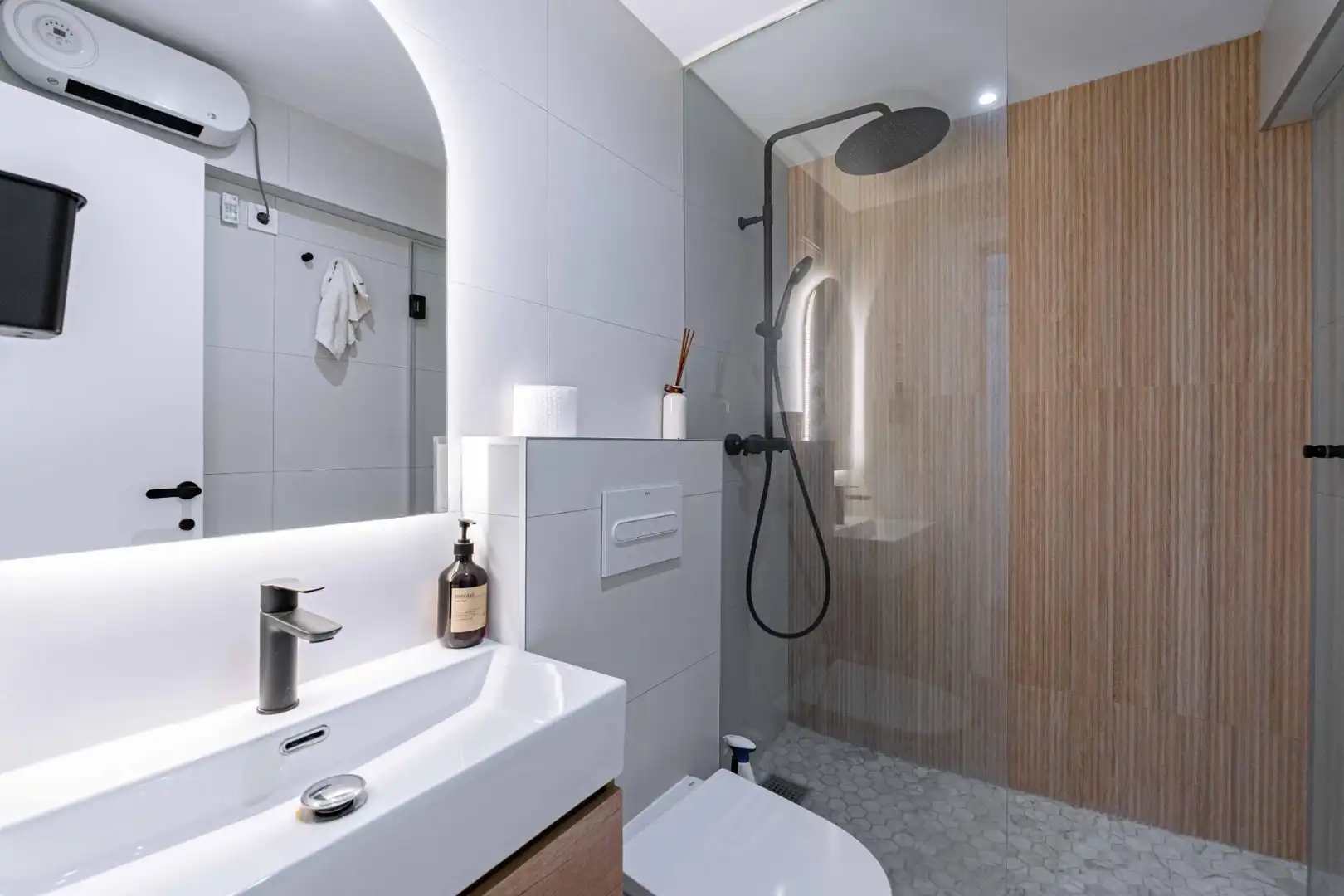 Casa aparellada amb piscina de lloguer a Urbanización Este - Montepríncipe, imagen 43