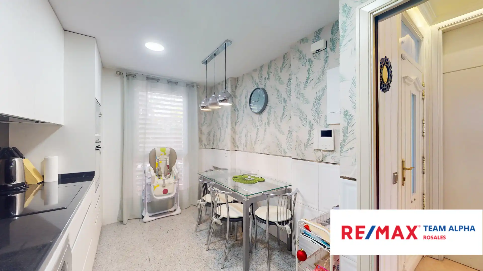 Cuina de Casa o xalet en venda en Madrid amb Aire condicionat, Calefacció i Jardí privat