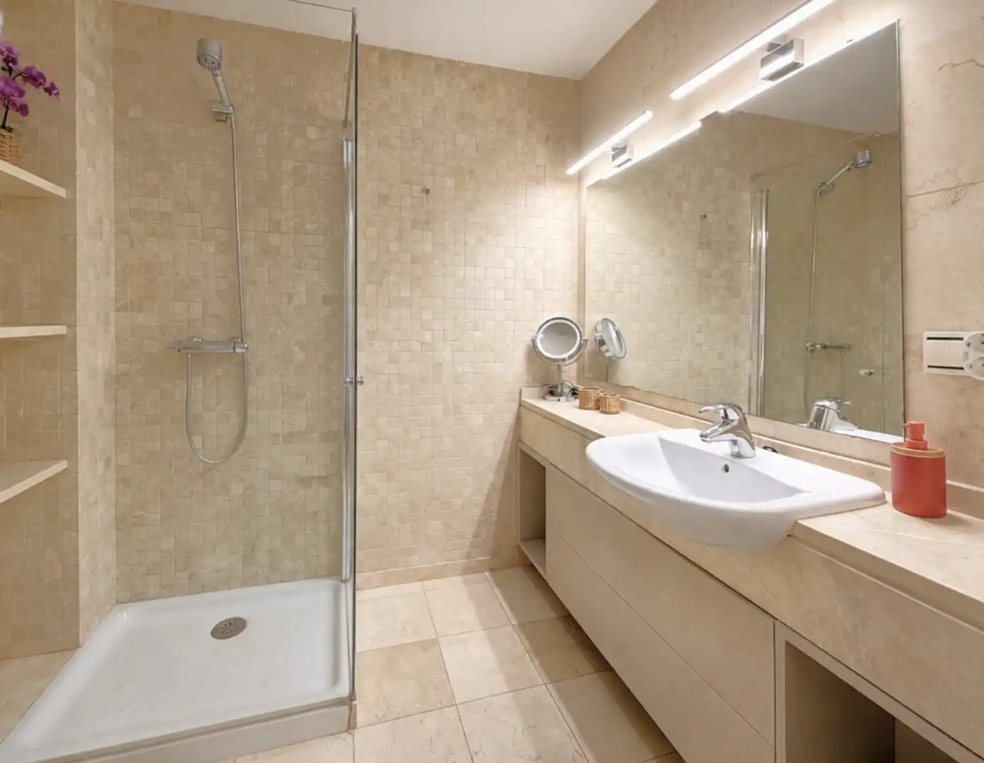 Baño de Ático en venta en San Juan de Aznalfarache con Aire acondicionado, Calefacción y Terraza
