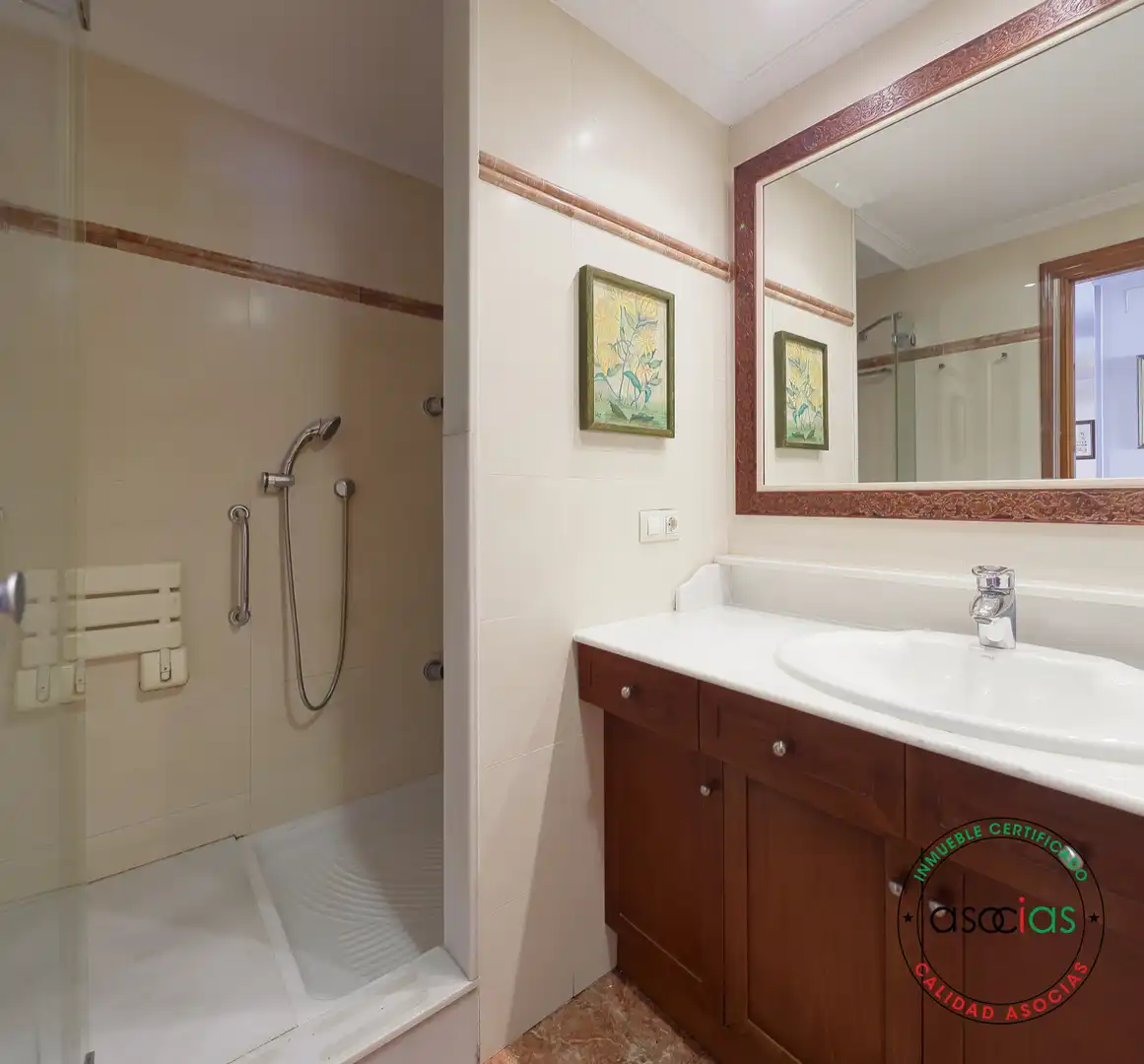 Baño de Piso en venta en Gijón  con Calefacción, Parquet y Terraza