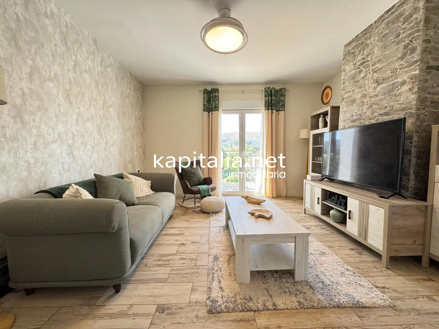 Sala de estar de Apartamento de alquiler en Ontinyent con Aire acondicionado, Calefacción y Piscina