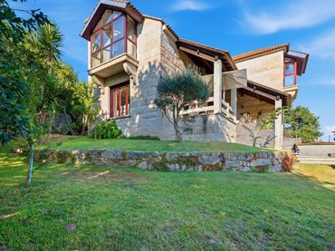 Chalet con balcón en venta en Lugar XESTEIRA