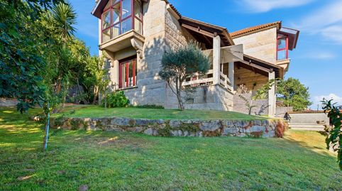 UNA JOYA EN PIEDRA GALLEGA EN EL CORAZÓN DE LAS RÍAS BAIXAS. 407 m2 construidos  Parcela 1.626 m2  Dormitorios 4  Baños 3