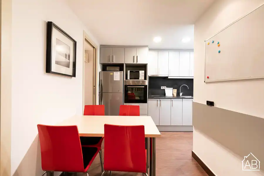 Küche von Wohnungen zum Verkauf in Barcelona mit Möbliert und Balkon