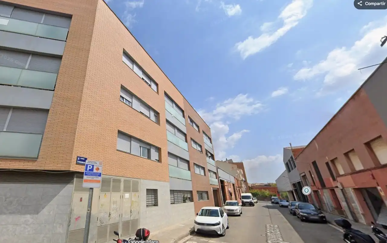 Außenansicht von Garage zur Miete in Terrassa