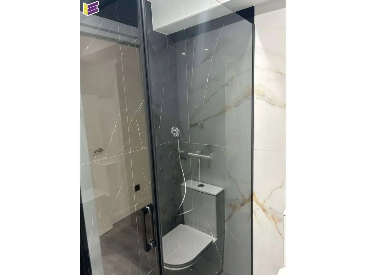 Bany de Pis en venda en Vigo  amb Calefacció i Terrassa