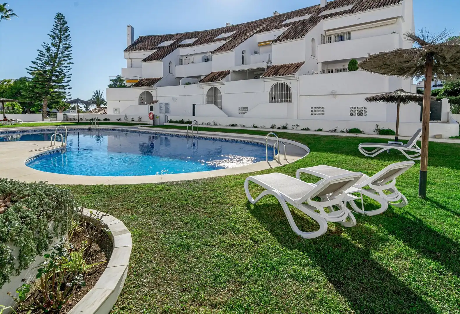 Jardí de Apartament en venda en Marbella amb Terrassa, Moblat i Piscina comunitària
