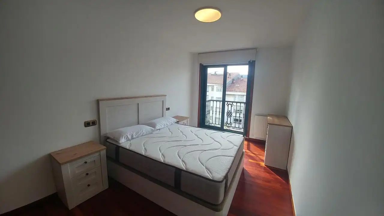 Schlafzimmer von Wohnungen zur Miete in Ames mit Heizung, Abstellraum und Möbliert
