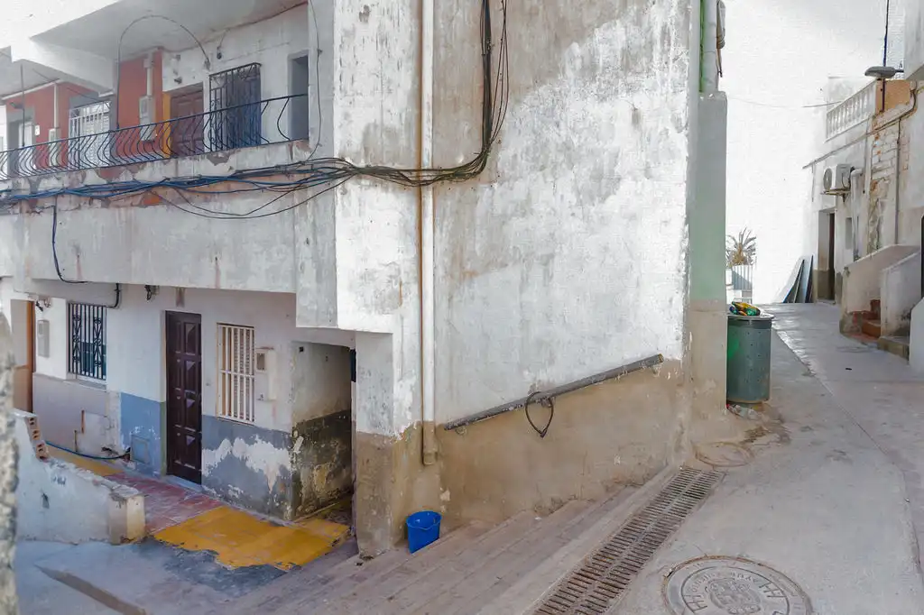 Vista exterior de Piso en venta en  Almería Capital
