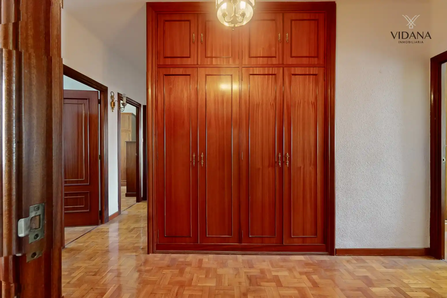 Piso en venta en  Pamplona / Iruña con Calefacción, Parquet y Terraza