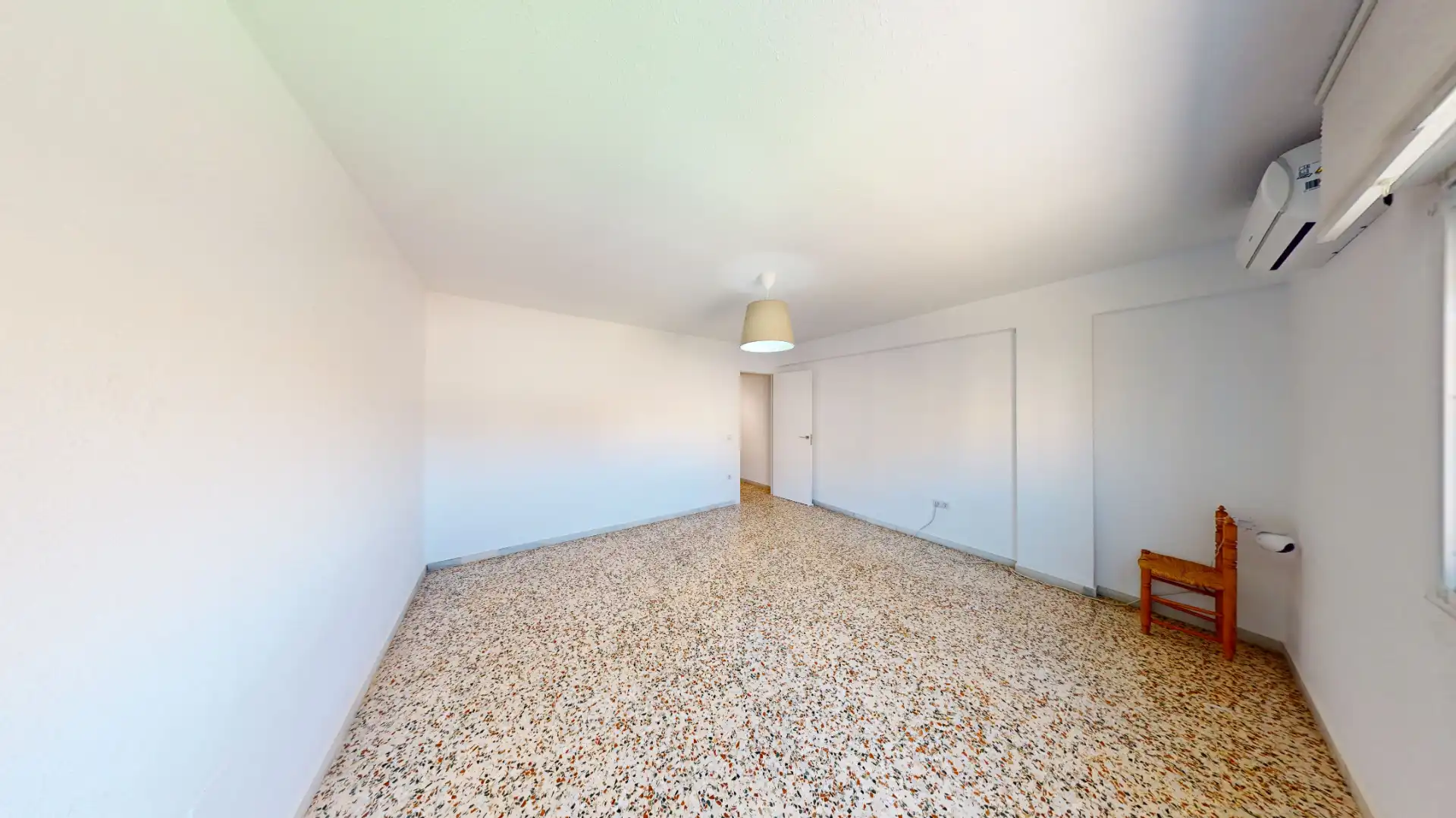 Piso en venta en Almería con Aire acondicionado, Calefacción y Terraza