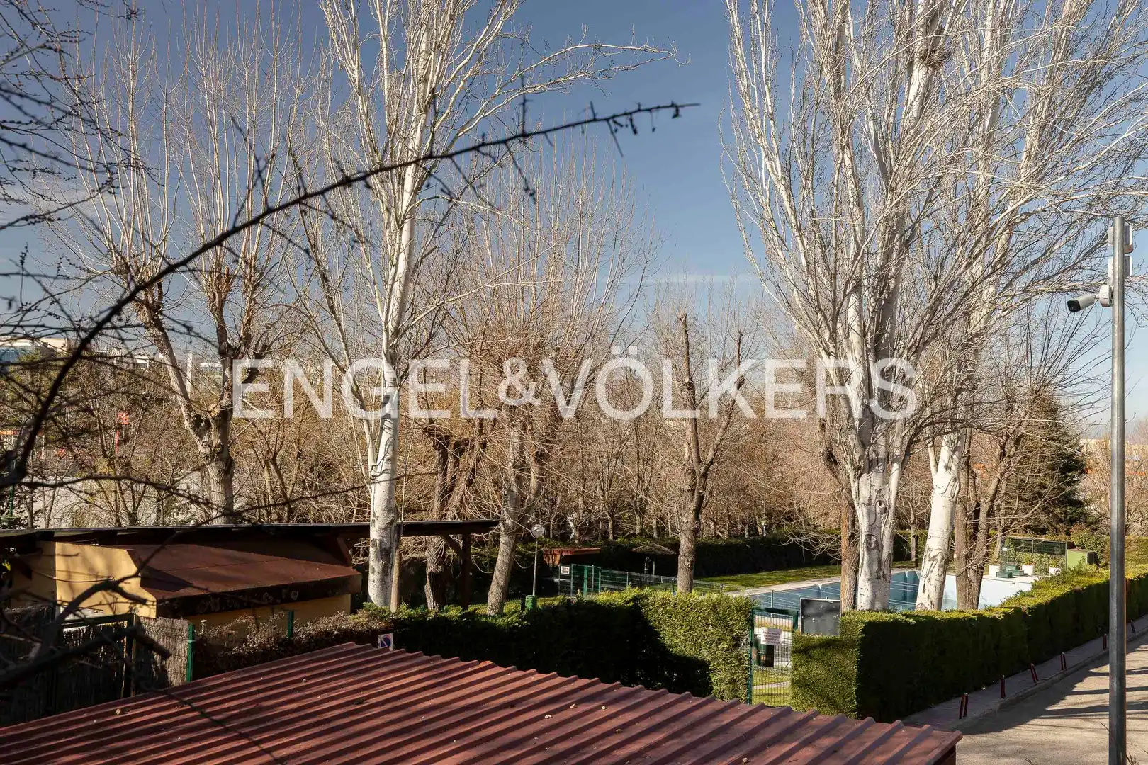 Terrassa de Casa adosada de lloguer en La Moraleja amb Aire condicionat, Calefacció i Jardí privat