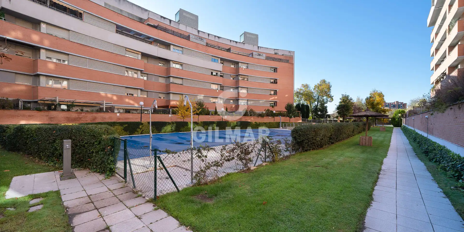 Vista exterior de Piso en venta en Madrid con Calefacción, Jardín privado y Trastero