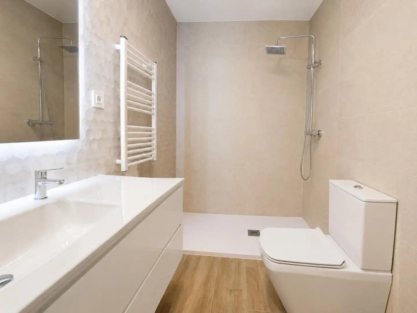 Baño de Ático en venta en Tres Cantos con Aire acondicionado, Calefacción y Terraza