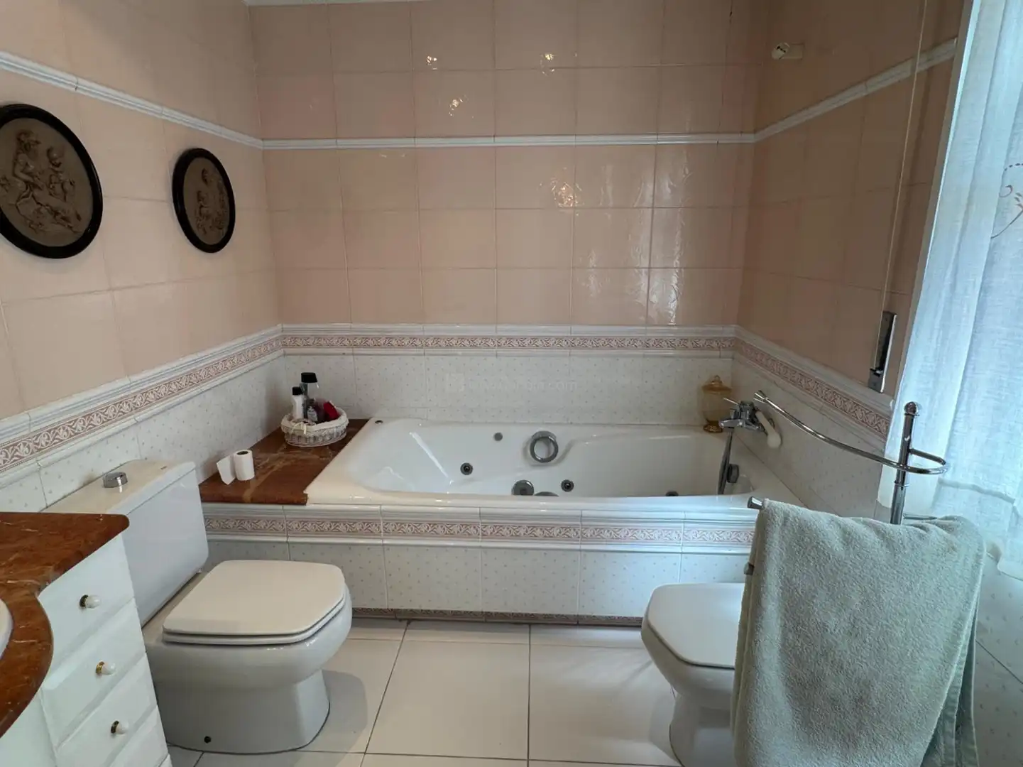 Badezimmer von Haus oder Chalet zum Verkauf in  Logroño mit Klimaanlage, Heizung und Privatgarten
