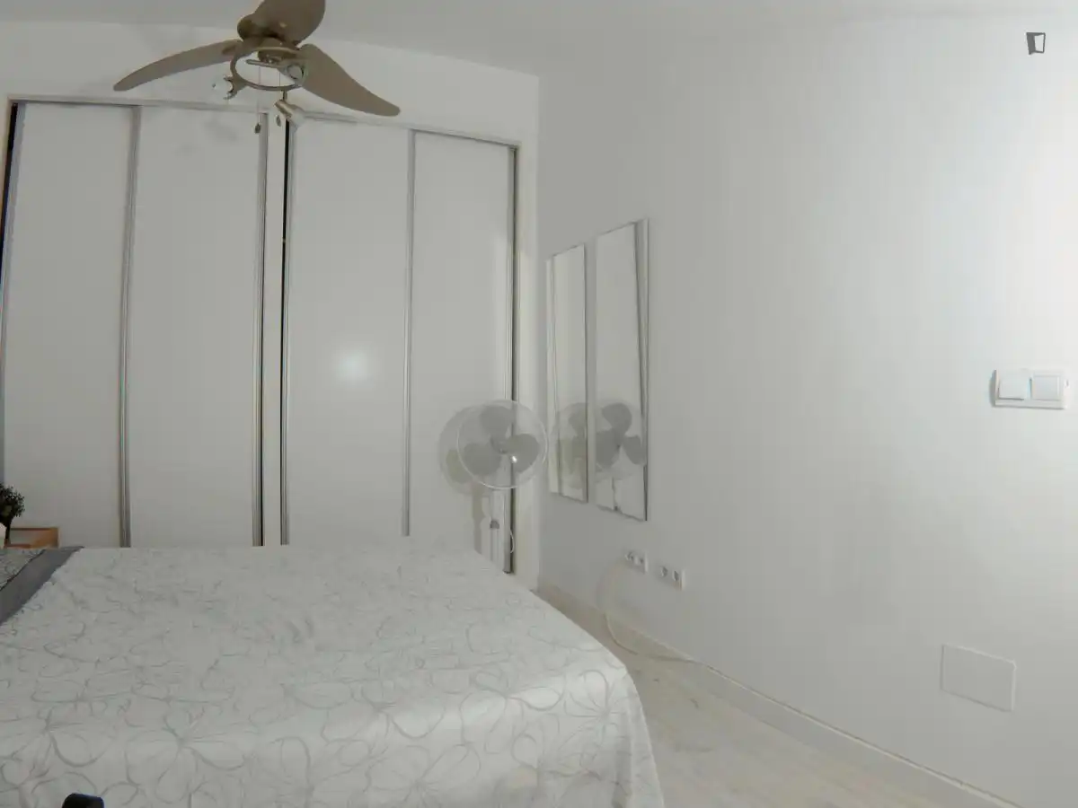 Study for rent in Valdeacederas