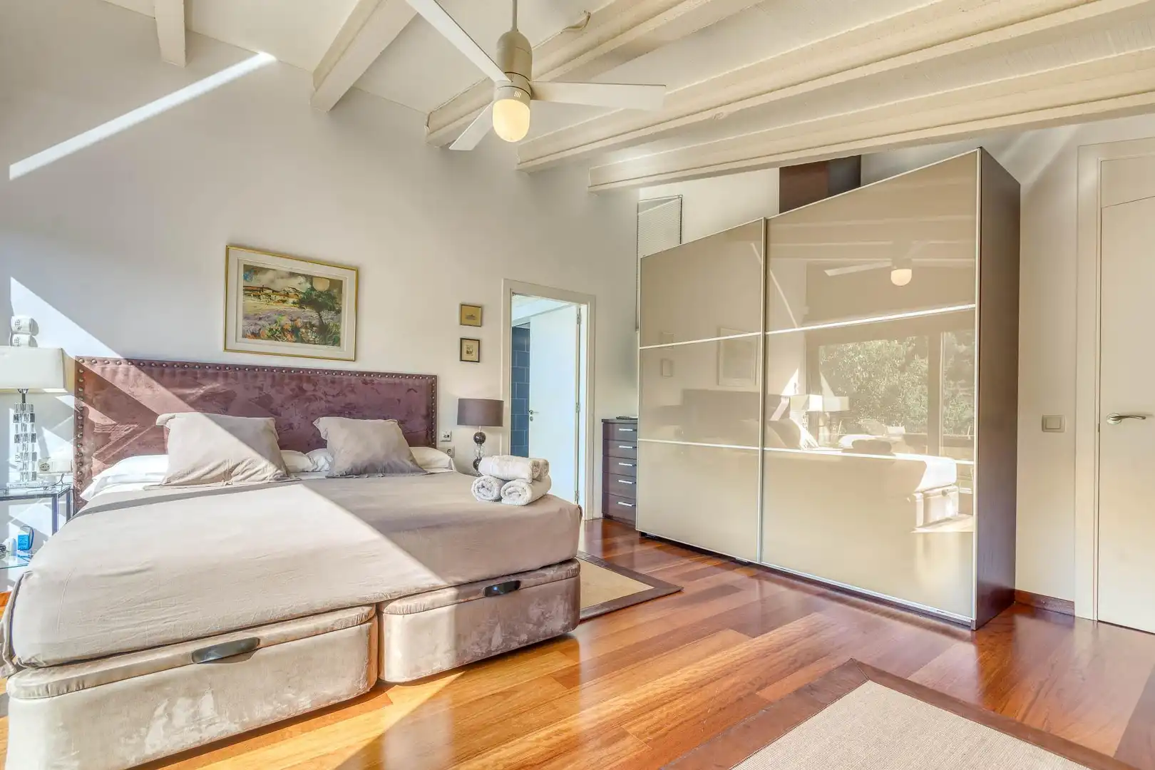 Habitación de Finca rústica en venta en Boadella i les Escaules con Calefacción, Jardín privado y Terraza