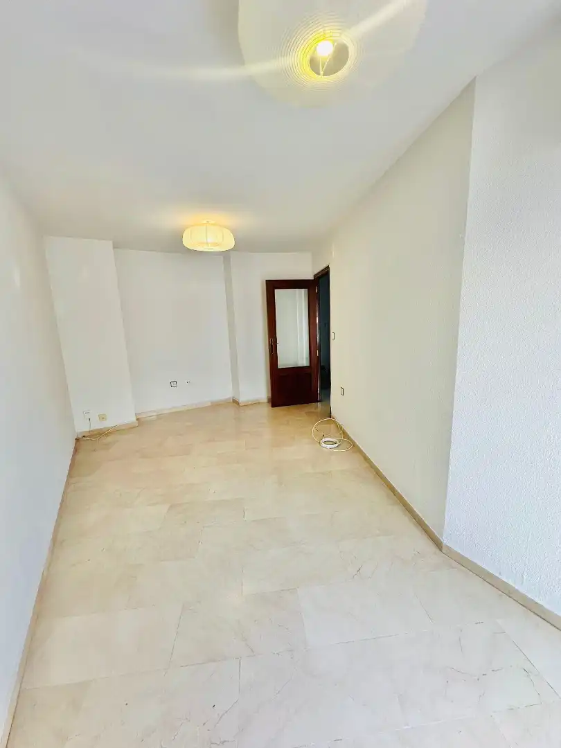Bedroom of Flat for rent in Granada  with Air Conditioner, Heating and Washing machine