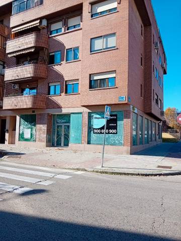 Local comercial en Alquiler en Calle de Federica Montseny, 22 en Valdepelayo - Montepinos - Arroyo Culebro