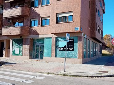 Local commercial à louer à Calle de Federica Montseny 22