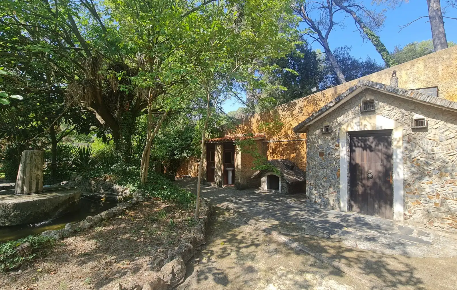 Vista exterior de Casa o xalet en venda en Montcada i Reixac amb Aire condicionat, Calefacció i Terrassa