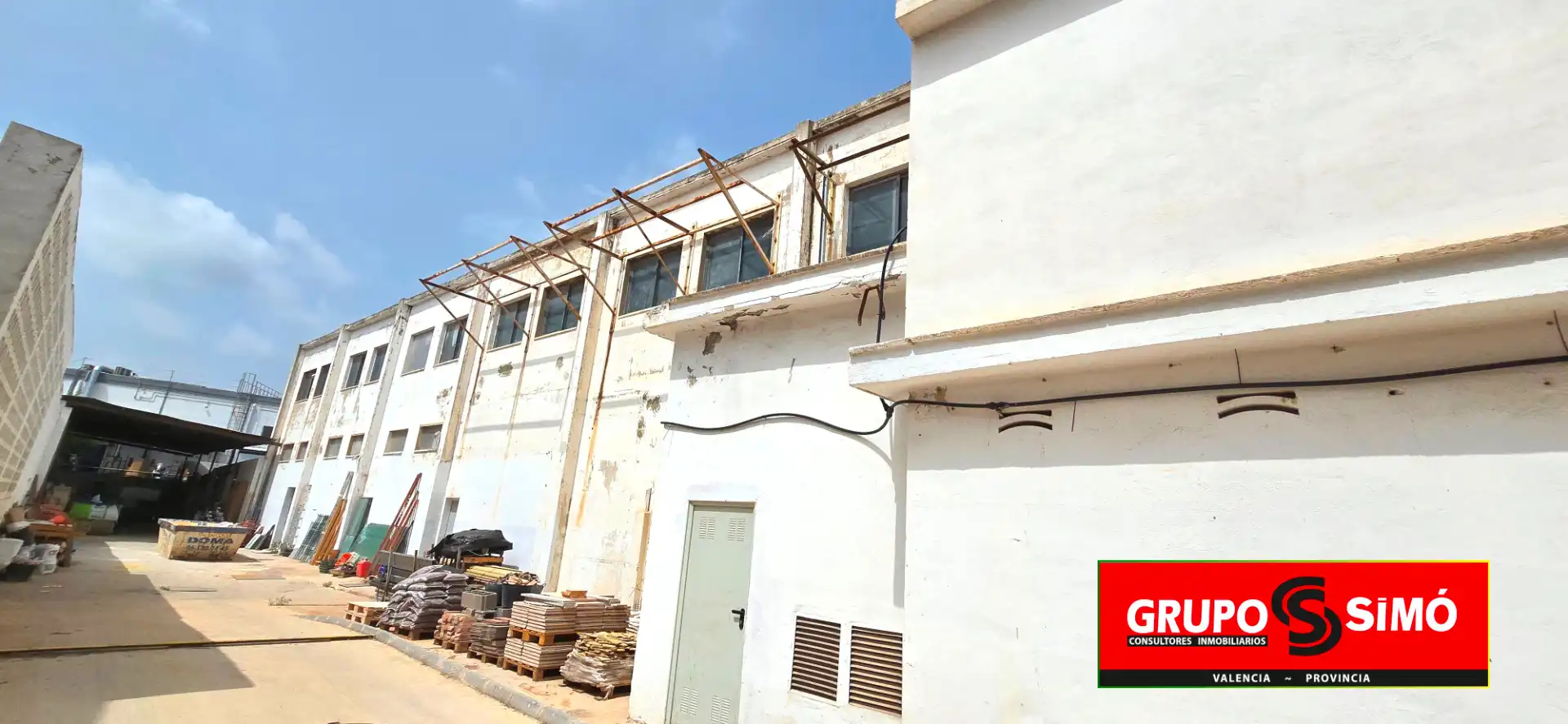 Vista exterior de Nave industrial en venta en Picassent