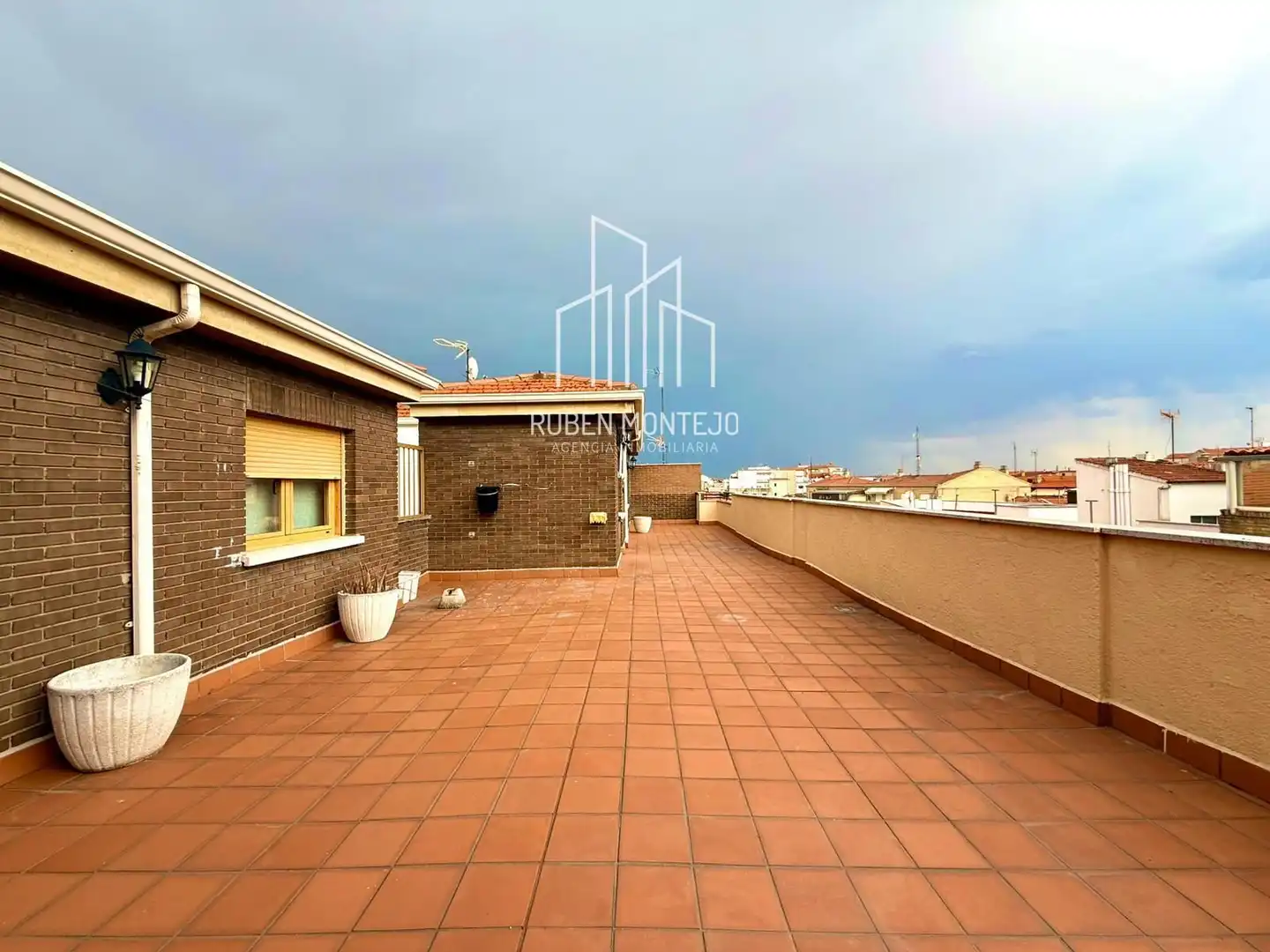 Terraza de Ático de alquiler en Salamanca con Calefacción, Terraza y Amueblado