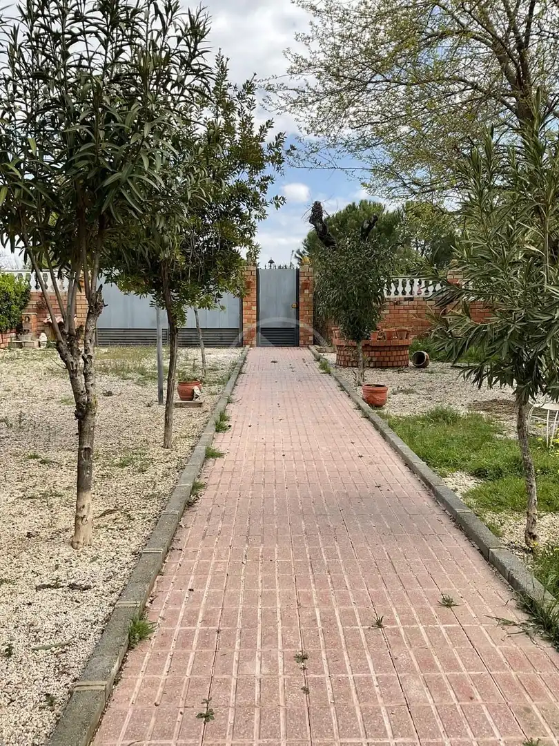 Finca rústica en venta en Linares con Jardín privado y Piscina