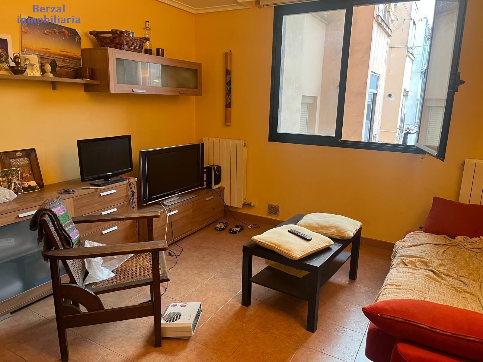 Sala de estar de Piso en venta en  Logroño con Calefacción y Trastero