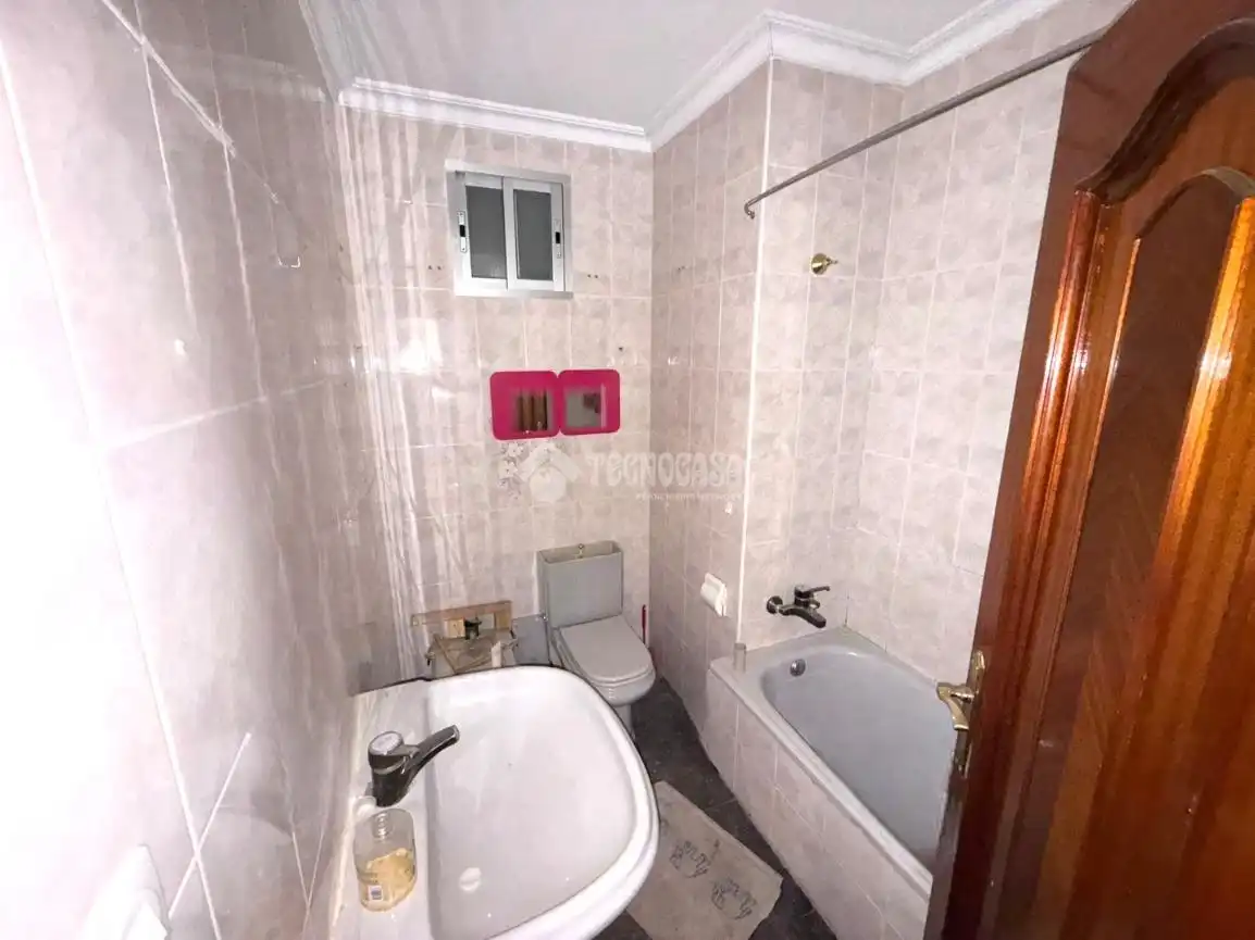 Baño de Piso en venta en Martos con Balcón
