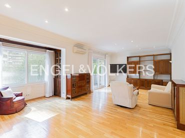 Appartamento con balcone in vendita a Eixample