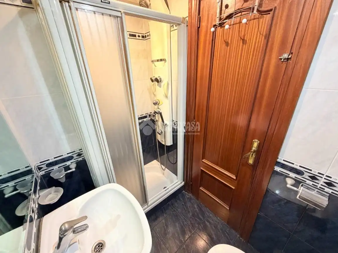 Baño de Piso en venta en Santander con Calefacción, Parquet y Trastero