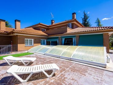 Casa amb balcó en venda a Pioz