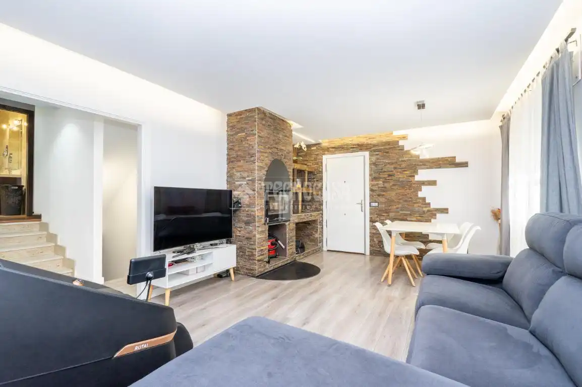 Living room of Detached homes for sale in Manzanares El Real  with Heating, Private garden and Terrace