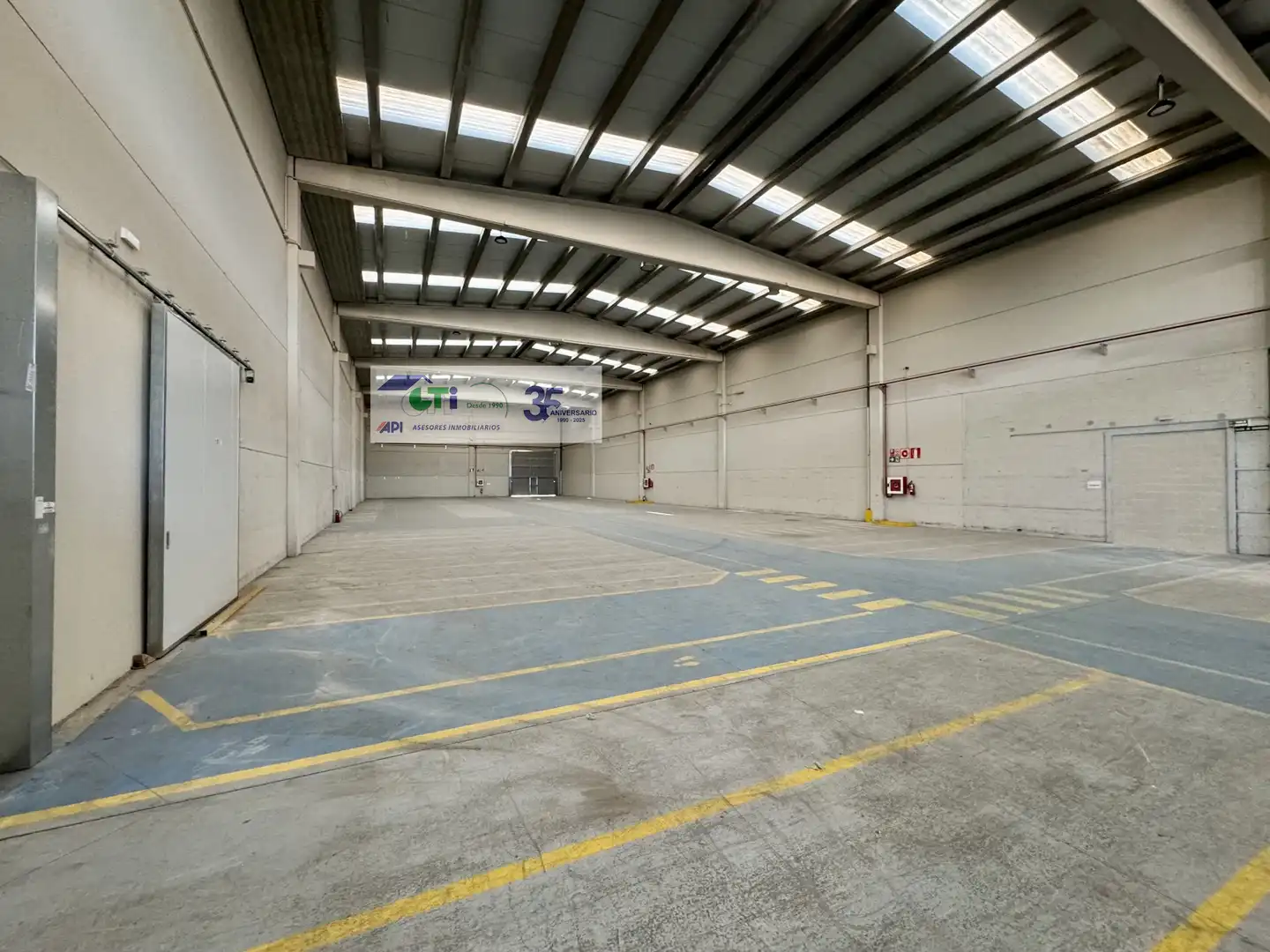 Industrial buildings for rent in La Muela