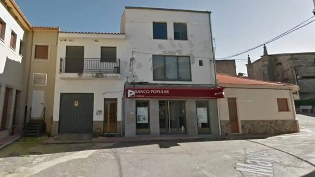 Vista exterior de Local en venta en Roa