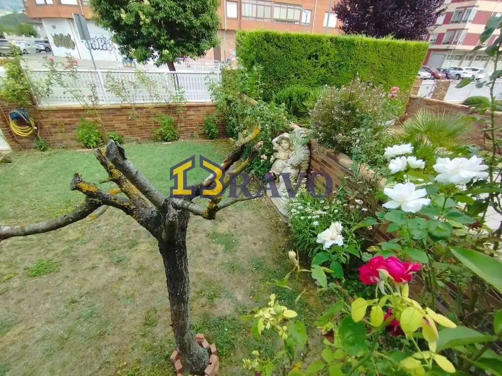 Jardín de Casa adosada en venta en Medina de Pomar con Calefacción, Jardín privado y Terraza