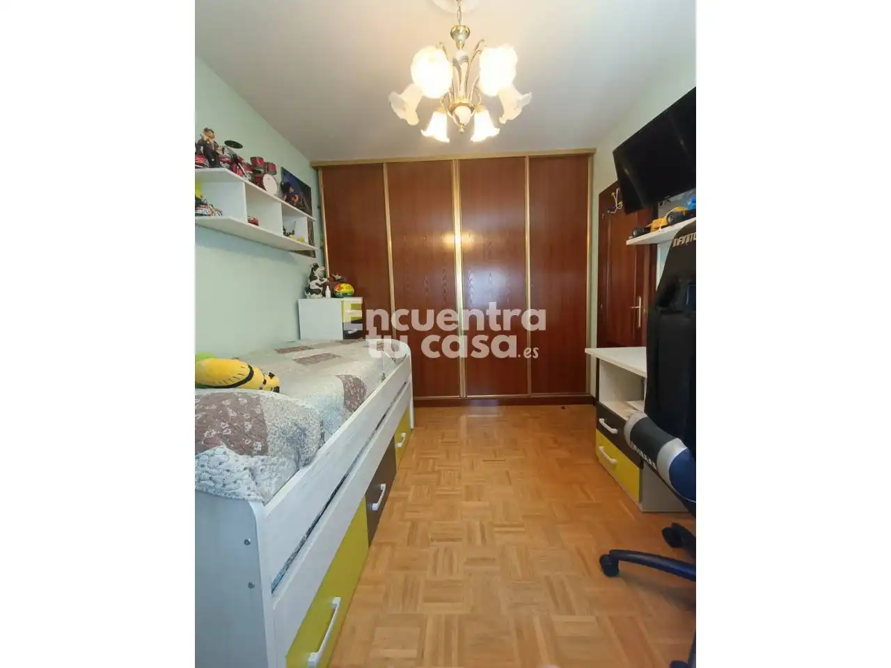 Habitación de Apartamento en venta en Miranda de Ebro con Calefacción, Parquet y Trastero