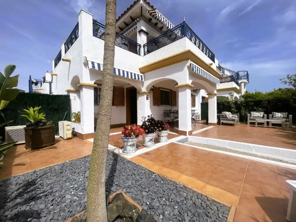 Vista exterior de Apartamento en venta en Vera con Aire acondicionado, Terraza y Amueblado
