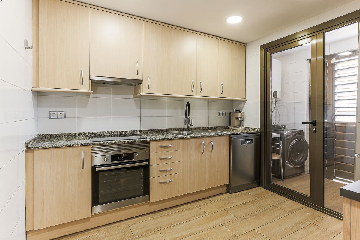Cocina de Piso en venta en Cornellà de Llobregat con Aire acondicionado, Calefacción y Amueblado