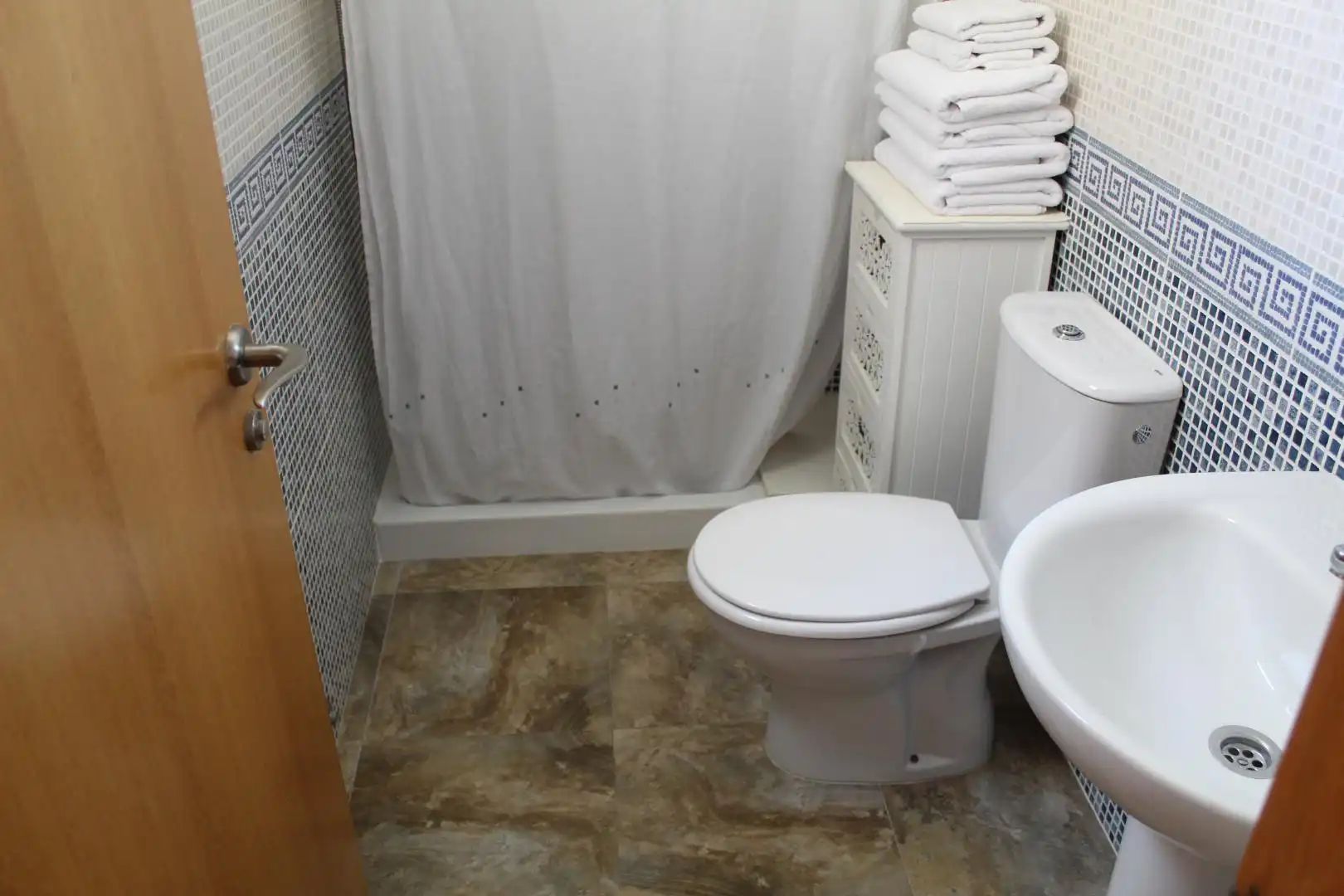 Badezimmer von Maisonette zur Miete in Oliva mit Klimaanlage, Terrasse und Möbliert